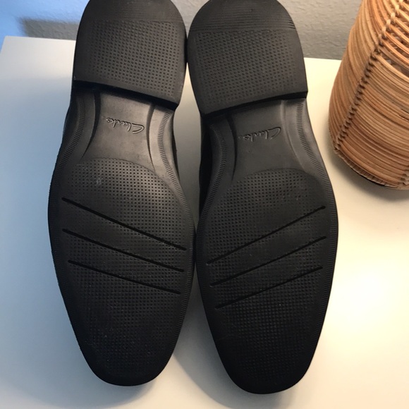 Clarks Black Loafers - Picture 9 of 9